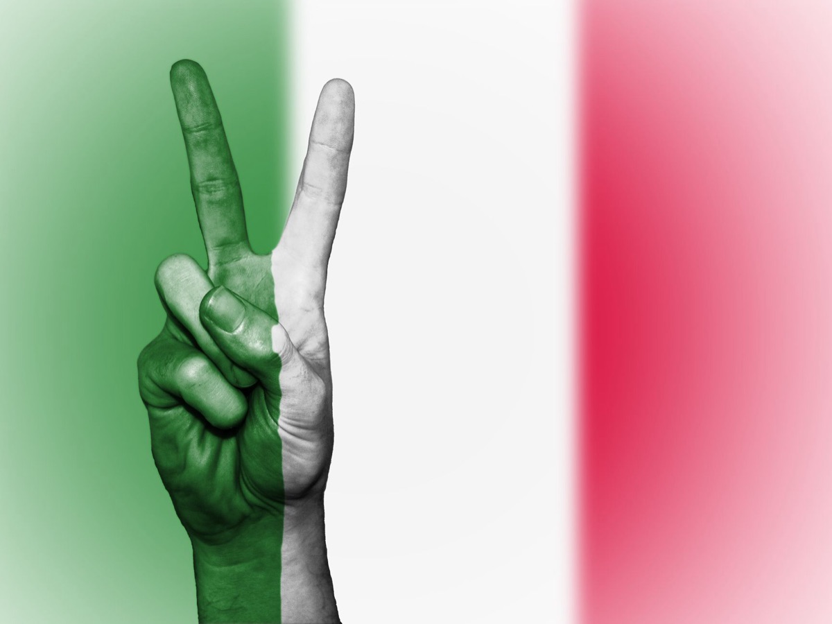 Map of Italy with national colors representing the Italian gaming market